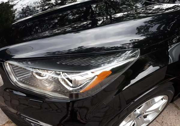 Ford Escape cena 77900 przebieg: 31654, rok produkcji 2019 z Słupsk małe 781